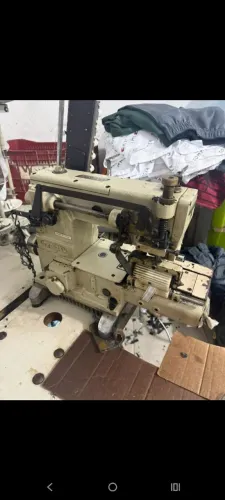 Máquina de cos 12 agulha