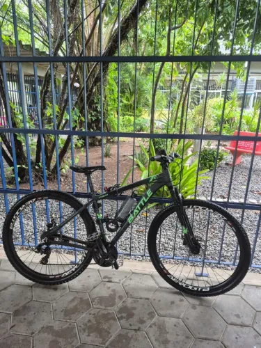 Bike Battle TX 970 aro 29 com pintura hidrocômica