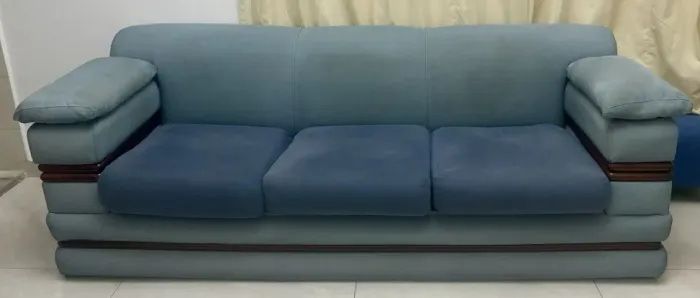 Sofá espaçoso com 2 poltronas