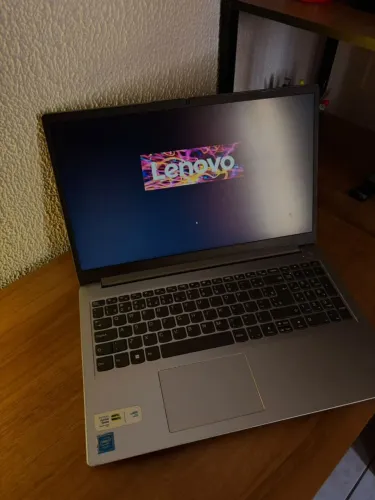 Notebook Lenovo IdeaPad 1 15IGL7 SSD 4GB RAM Cinza
