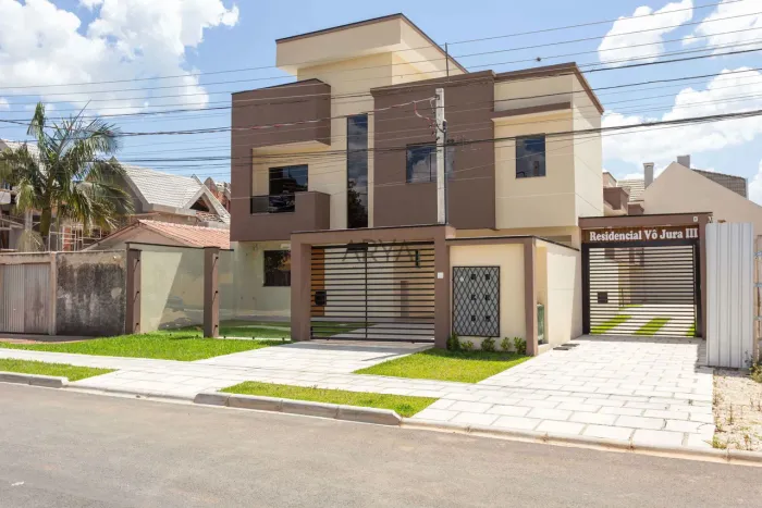Sobrado à venda em Santa Felicidade ARYA1
