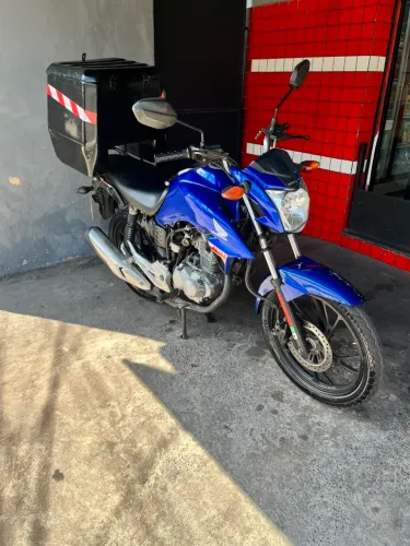 Bau 90 litros com suporte job 