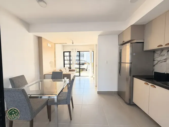 Casa duplex 2 suítes mobiliada Vila Marieta área privativa e ponto para carro elétrico