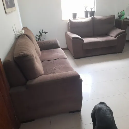 Vendo 2 sofás 2 e 3 lugares ótimo estado no precinho