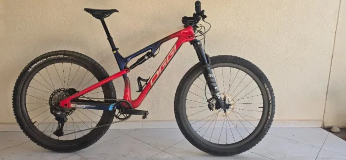 Cattura Pro M8250 com rodas de carbono e peso de 10.7KG