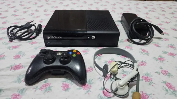 Xbox 360 Super Slim em perfeito estado