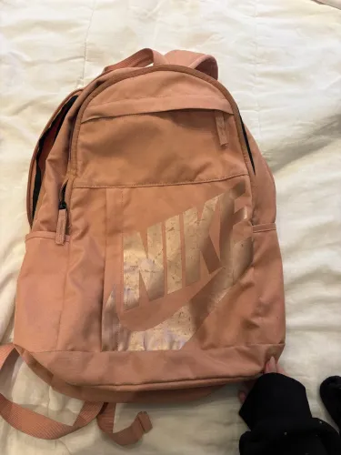 Mochila Nike rosa metálica 