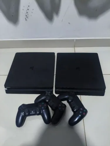 2 Ps4 com defeitos + controles.