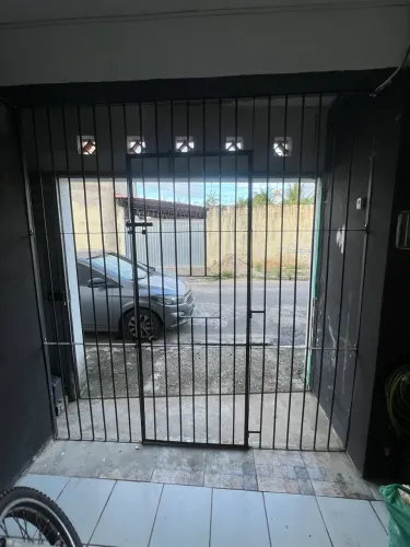 GRADE COM PORTA DE FERRO