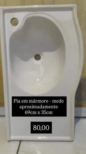 Pia em mármore 