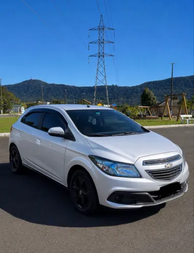 Chevrolet Onix Hatch LT 1.4 8V Flex Power Mec. 4P 2013