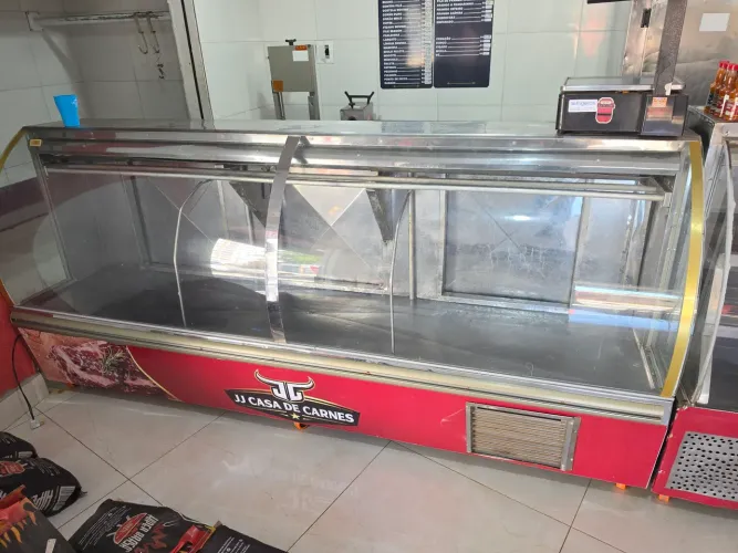 Balcao e spositor de carne 