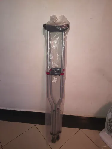 Vendo par de muletas