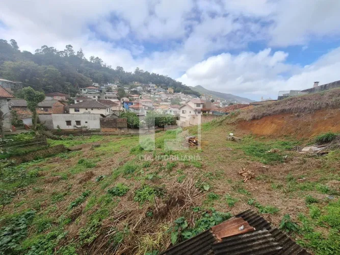 Terreno à venda no Saco dos Limões