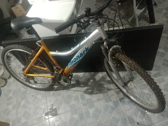 Baixei! Bicicleta feminina aluminum Monark aro 26 , 21 marchas com suspensão