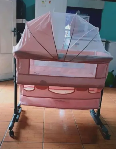 Berço moises menina com encaixe para a cama da mamae
