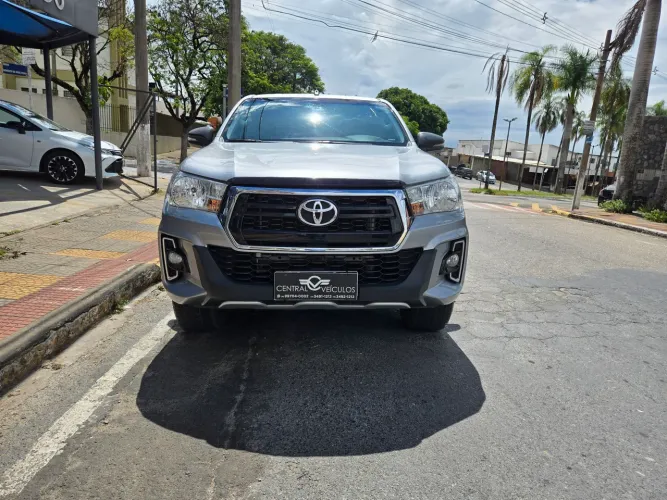 Toyota Hilux CD SR 4X2 2.7 16v/2.7 Flex Aut. 2020