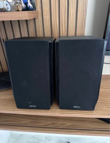 Monitor Edifier R1700 bt
