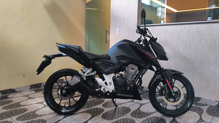 Vendo CB Twister 300F 