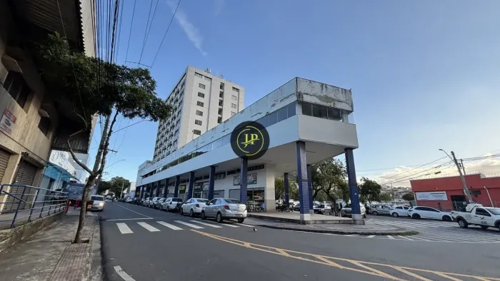 SALA COMERCIAL DE 40M² PRÓXIMA A LEITÃO DA SILVA E RETA DA PENHA - com vista livre!