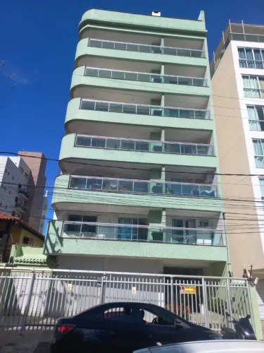 Apartamento nos Cavaleiros com 3 suítes para Locação 100 m da praia .