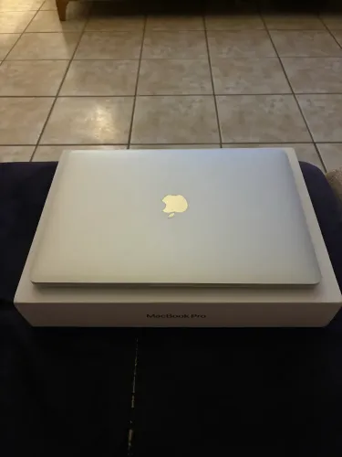MacBook Pro M2