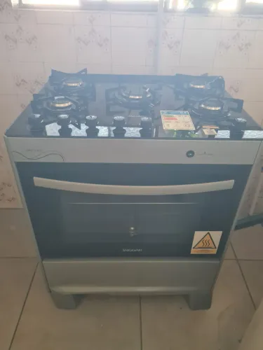 Vendo fogão de 5 bocas.