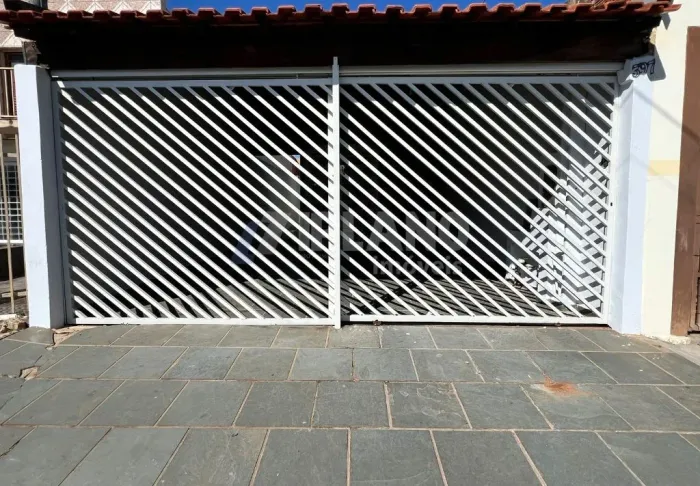 Venda de Casas / Padrão na cidade de São Carlos
