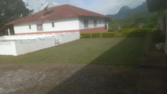 Estrada Teresópolis/Friburgo, Km 25 - Fazenda/Haras, com 25 hectares, nascentes, lagos, fr