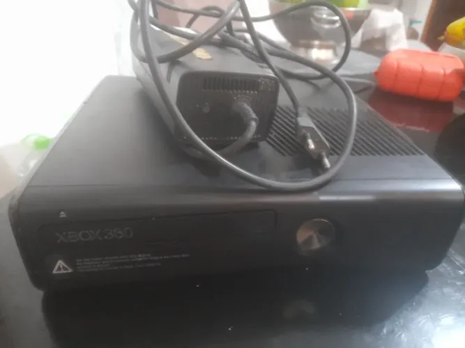 Xbox 360 desbloqueado c/estabilizador -não liga