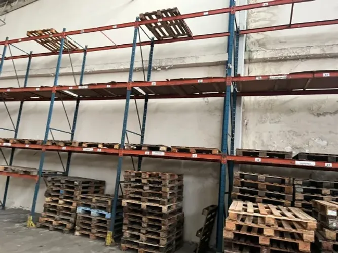 PORTA PALETE USADO DE PARAFUSOS--60 POSIÇÕES-R$ 150,00 P/POSIÇÃO-ACEITAMOS CONTRA OFERTA