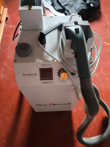 Máquina de acabamento
