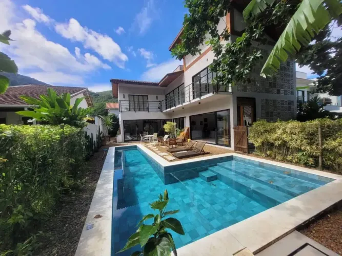 Sobrado com 4 dormitórios à venda, 300 m² por R$ 3.700.000 - Toque Toque Pequeno - São Seb