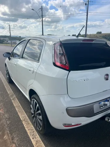 Fiat Punto Essence 1.6 Flex 16V 5P 2014