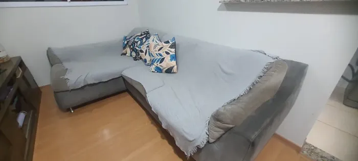 Sofá com chaise
