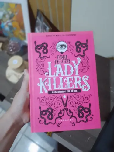 Livro- Lady Killers Versão DarkSide capa dura livro usado