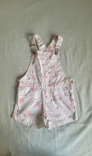 Roupinha de menina (tamanho 4 anos)