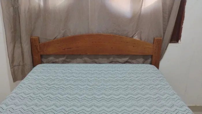 Cama de madeira
