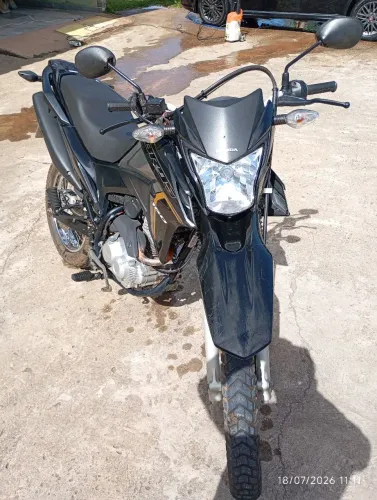 Bros esdd 2023 único dono, kit transmissão novo, pneu traseiro novo.