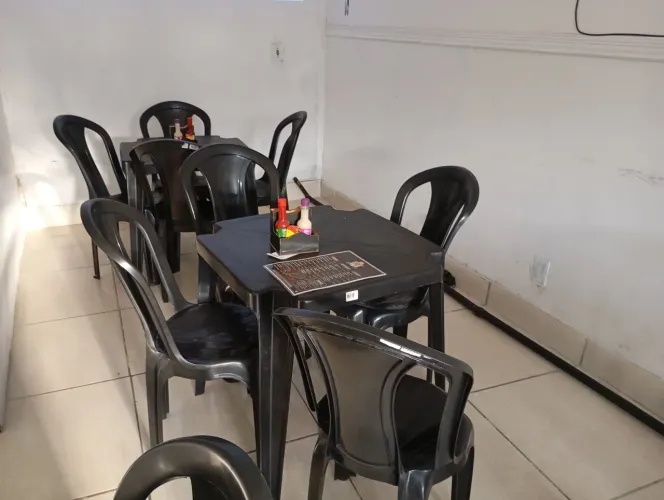 5 Jogo de mesa com cadeira e porta guardanapo