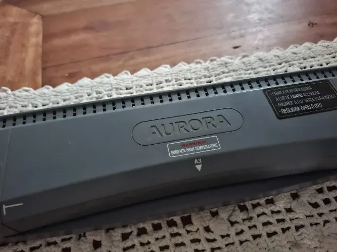 Plastificadora e Laminadora A3 Aurora LM3233H na cor cinza, com potência de 350W