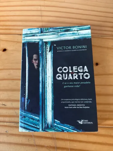 Livro Colega de quarto