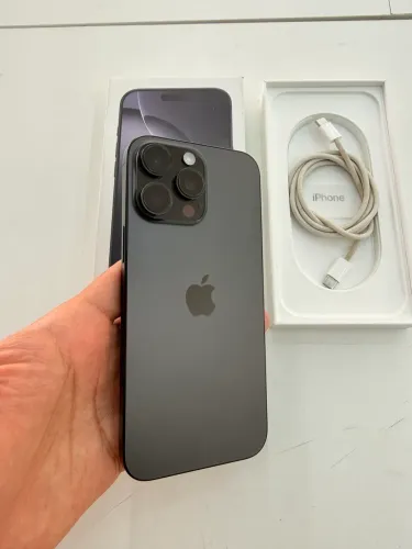 iPhone 16 PRO MAX 256gbs na garantia Apple . ( na garantia Apple ). Ac cartão