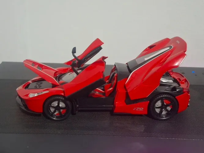 Ferrari LaFerrari 1\24 20~