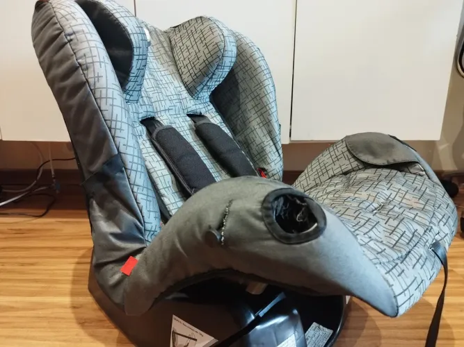 Cadeirinha Infantil para Carro com Base Reclinável BURIGOTTO 