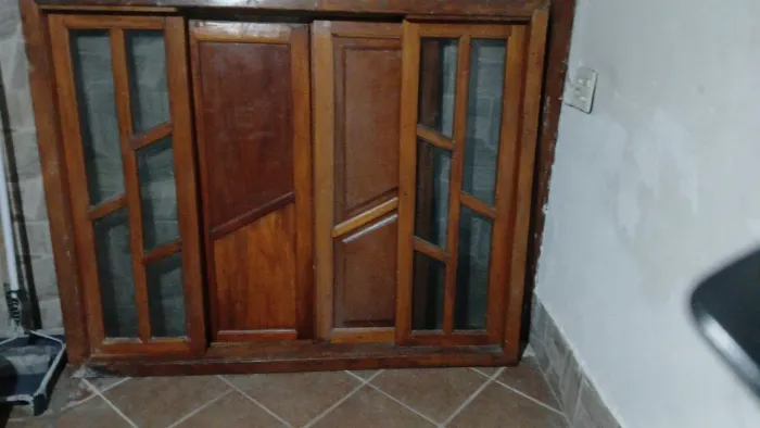 Vende-se 2 janelas
