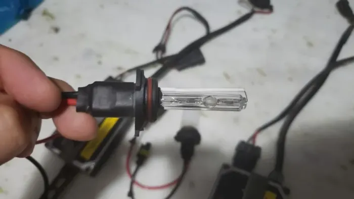 Kit Xenon automotivo 4300K (branca)