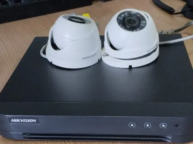 DVR HIKIVISON C/ FONTE DE 16CH + HD 4TB + 02 CÂMERAS HIKI 