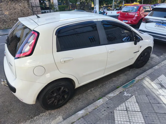 Fiat Punto Attractive Italia 1.4 F.flex 8V 5P 2016