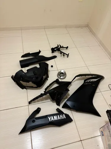 Peças Originais Yamaha R15 2025 Preta - Carenagens e Peças de Reposição